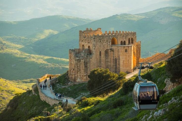 اكتشف سحر الطبيعه رحلة عجلون مع مكتب سحر الطبيعة للسياحة والسفر